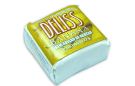 banana.jpg - Doce de frutas secas com castanhas de caju, o Deliss Banana tem um sabor indescritível, uma delícia. Também é 100% natural e sem adição de açúcar, é muito mais saúde em sua vida. Ingredientes:Banana passa, castanhas de caju e uva passa.Não contém glúten.