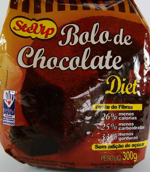 mistura_bolo_diet_choco.jpg - MISTURA PARA BOLO DIET CHOCOLATEIngredientes:Farinha de Trigo enriquecida com Ferro e Ácido Fólico,Maltodextrina,Polidextrose,Sorbitol Pó ,Amido de milho,Fermento Químico,Antiumectante Fosfoto Tricálcico,Sal,Aroma Idêntico ao Natural chocolate,Educorantes artificiais Ciclamatode Sódio,Acessulfame-K e Sucralose, Educorantes Natural Esteviosideo. Contém Glúten.